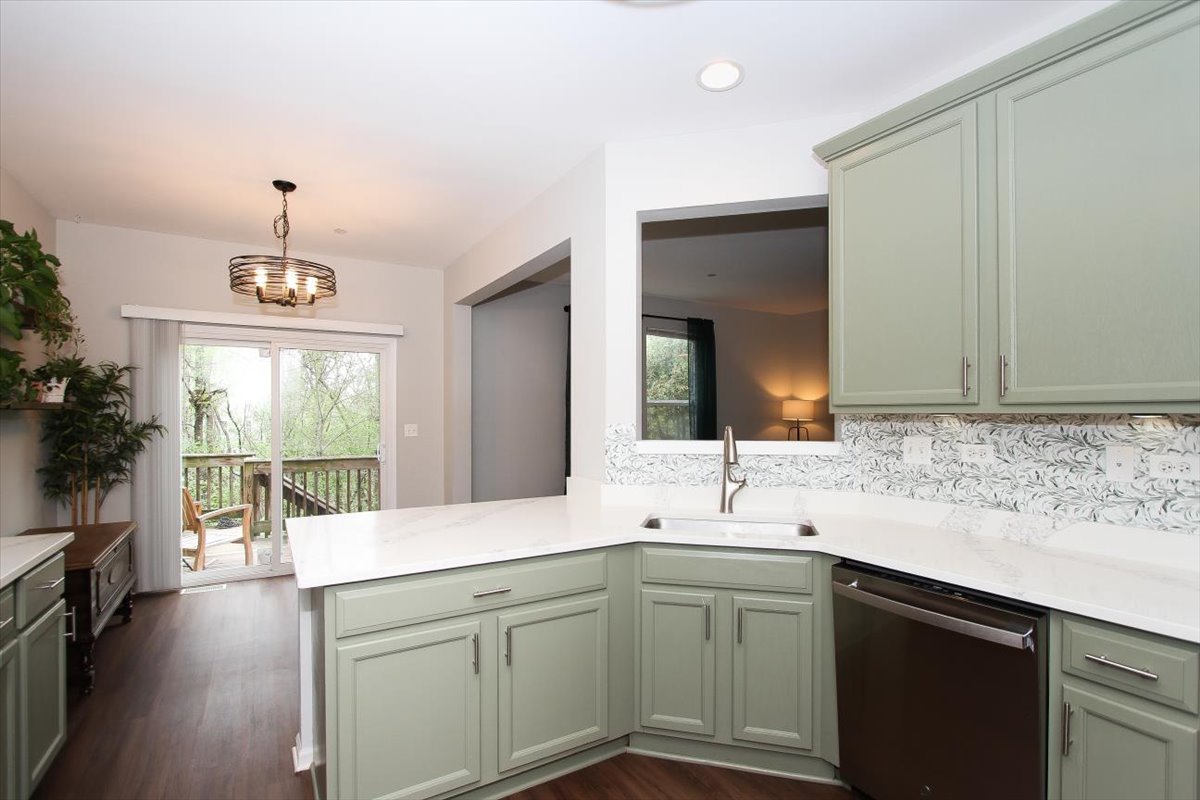 Streamwood, IL 60107