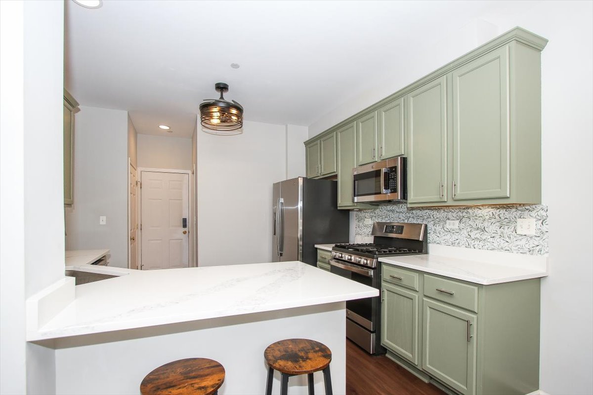 Streamwood, IL 60107