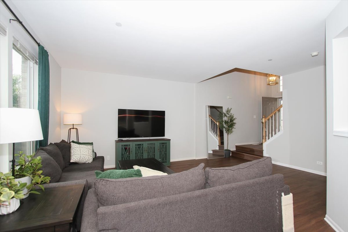 Streamwood, IL 60107