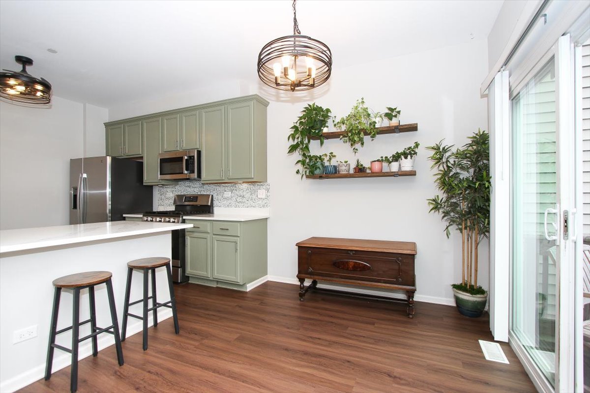 Streamwood, IL 60107