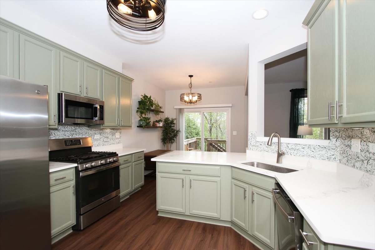 Streamwood, IL 60107