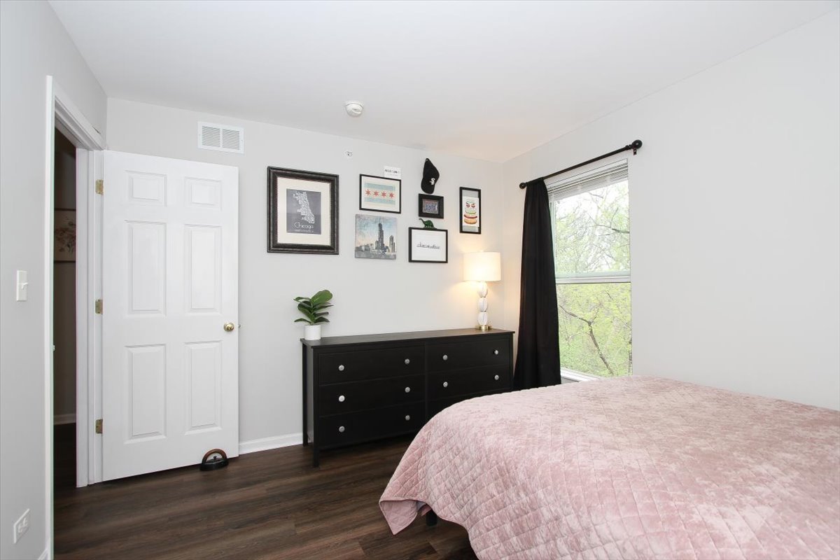 Streamwood, IL 60107