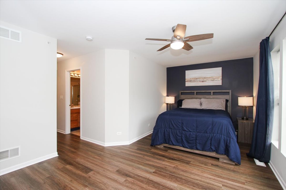 Streamwood, IL 60107