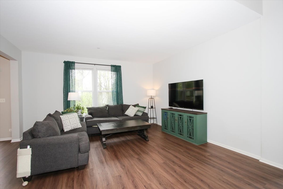 Streamwood, IL 60107