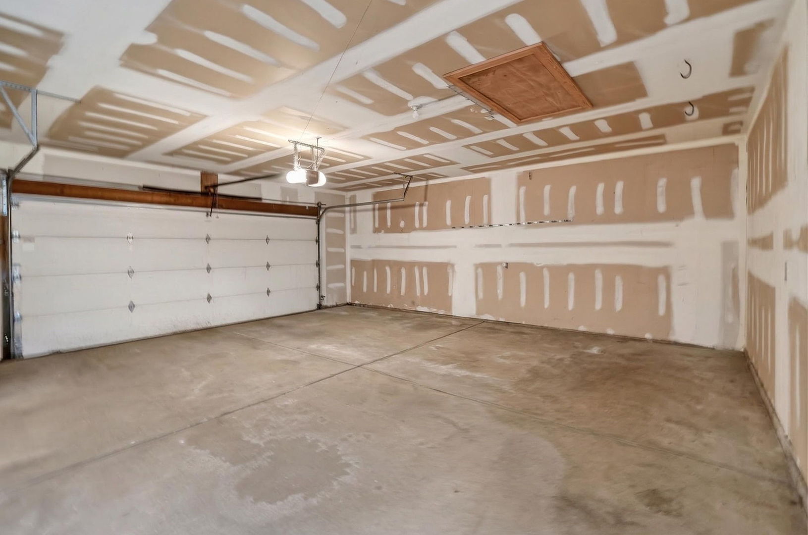 420 Windsor Drive, Oswego, IL 60543