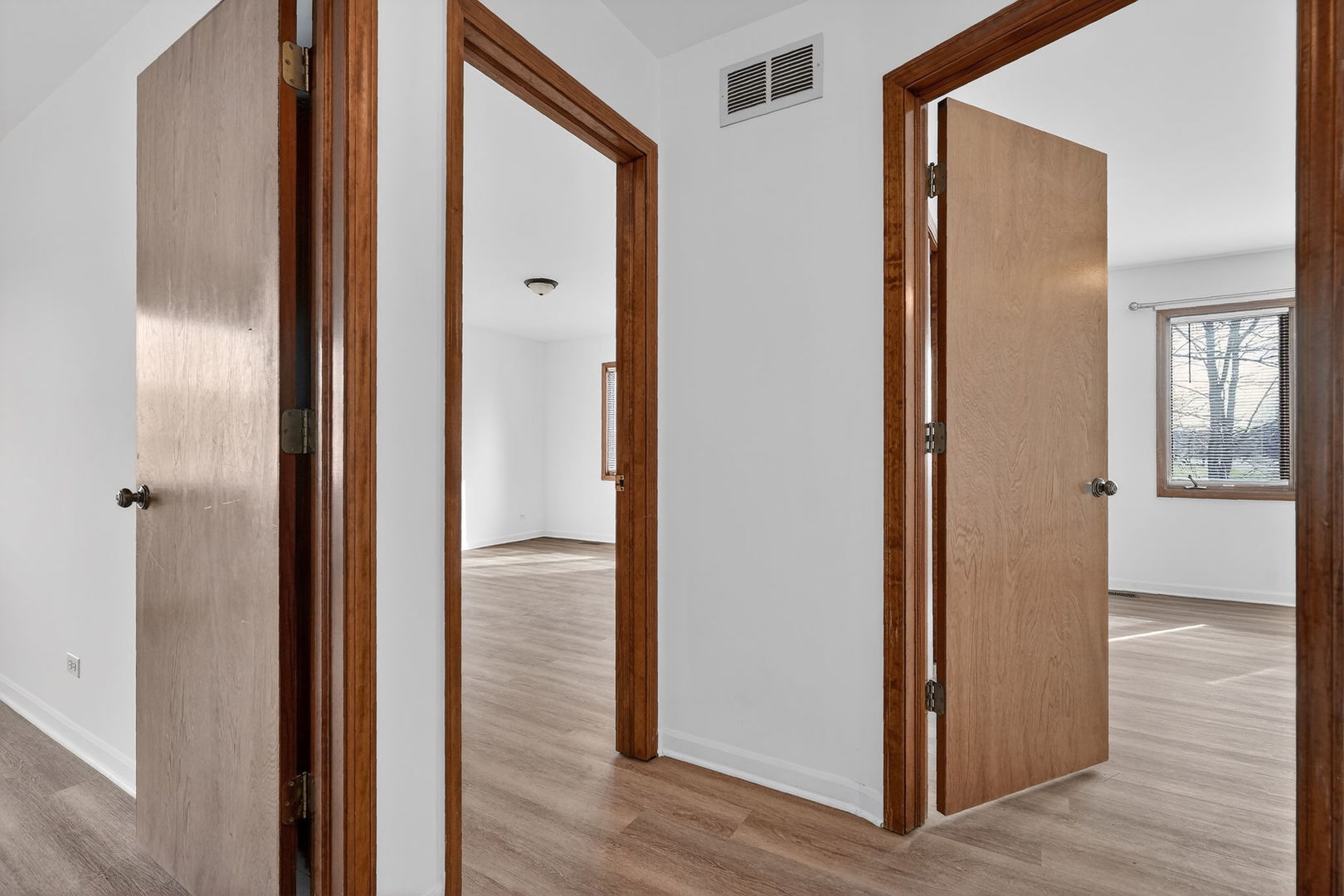 420 Windsor Drive, Oswego, IL 60543