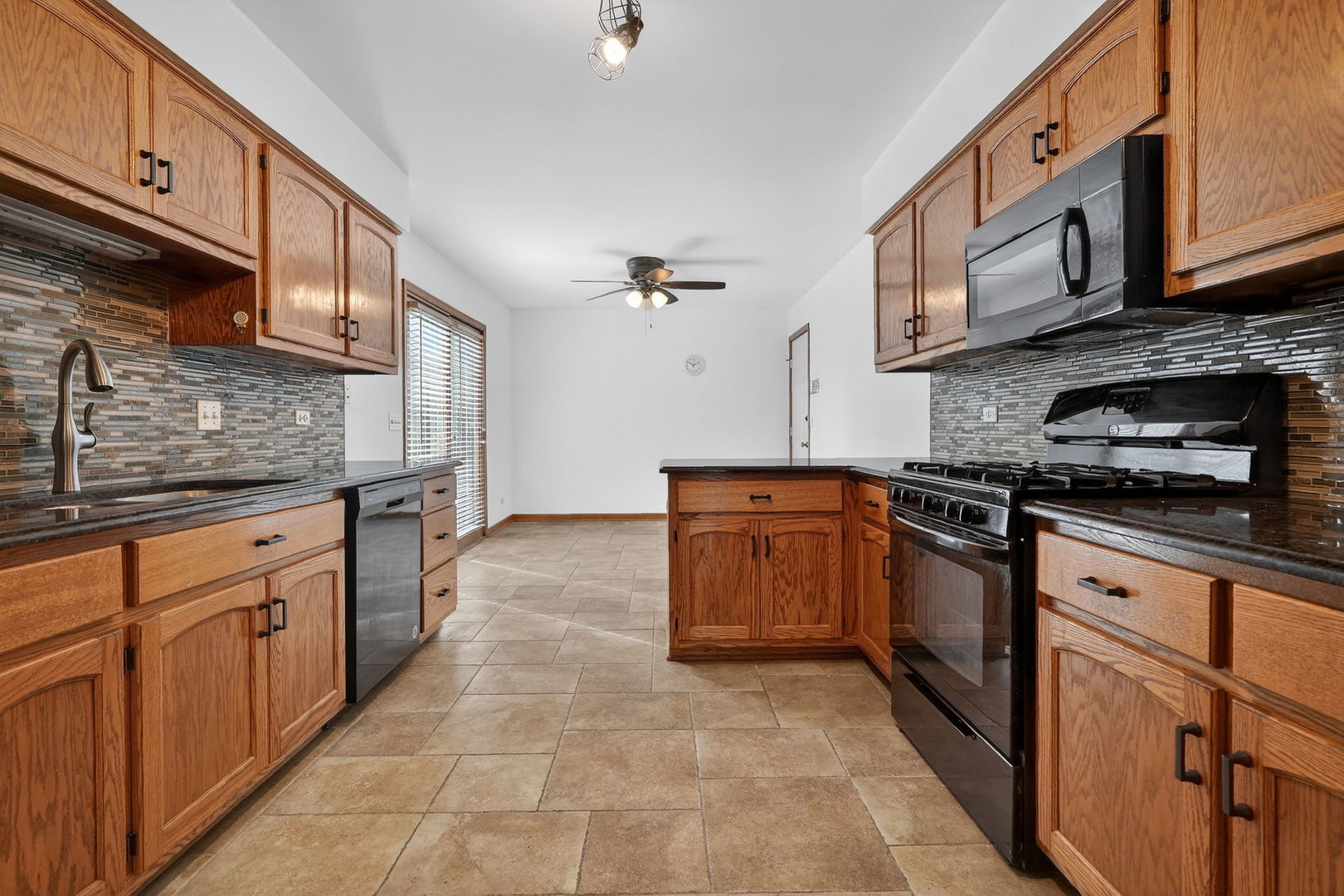 420 Windsor Drive, Oswego, IL 60543