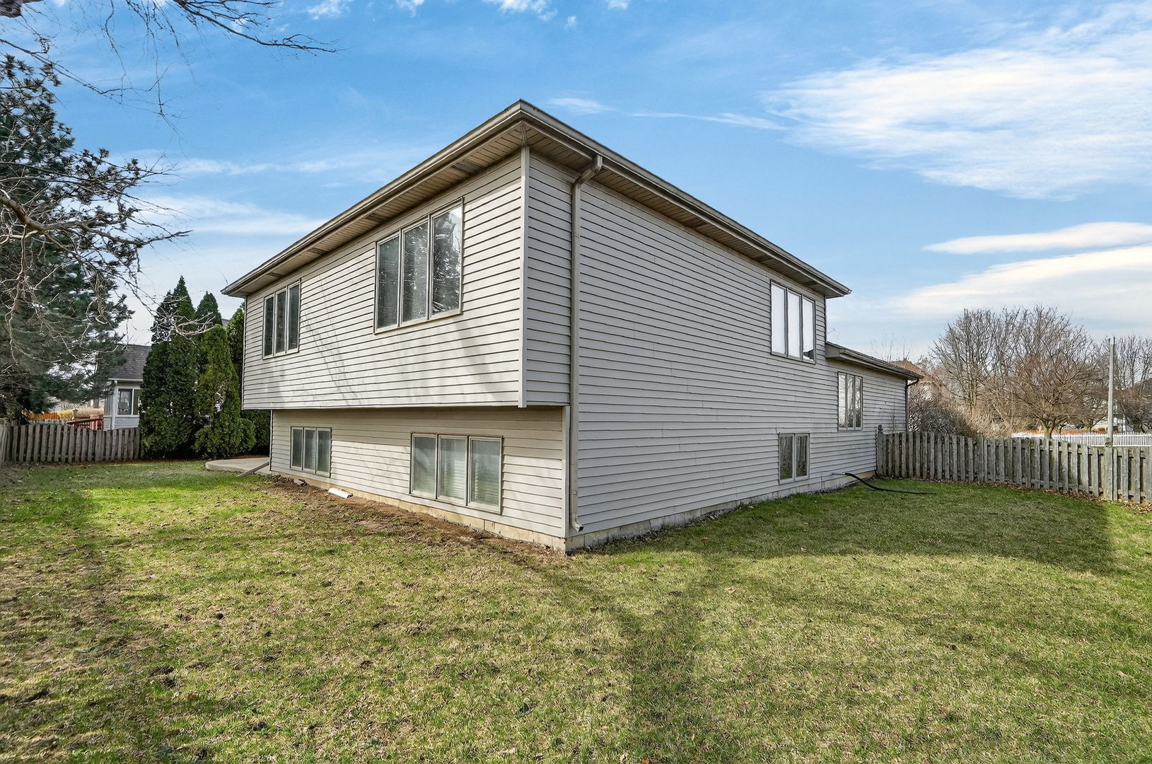 420 Windsor Drive, Oswego, IL 60543