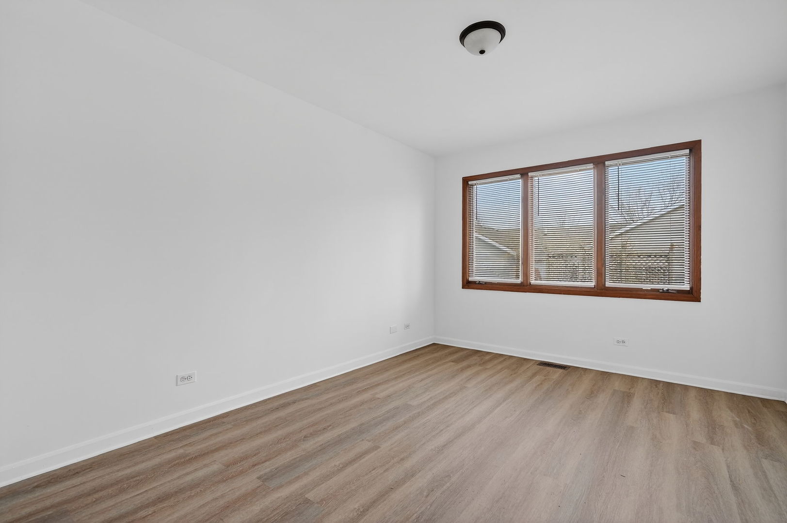 420 Windsor Drive, Oswego, IL 60543