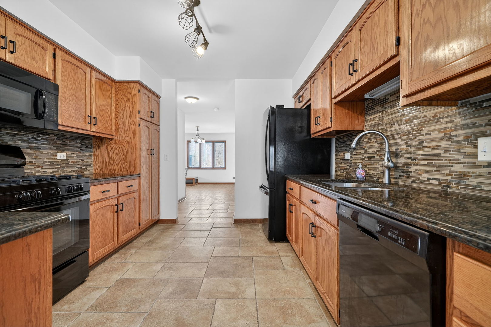 420 Windsor Drive, Oswego, IL 60543