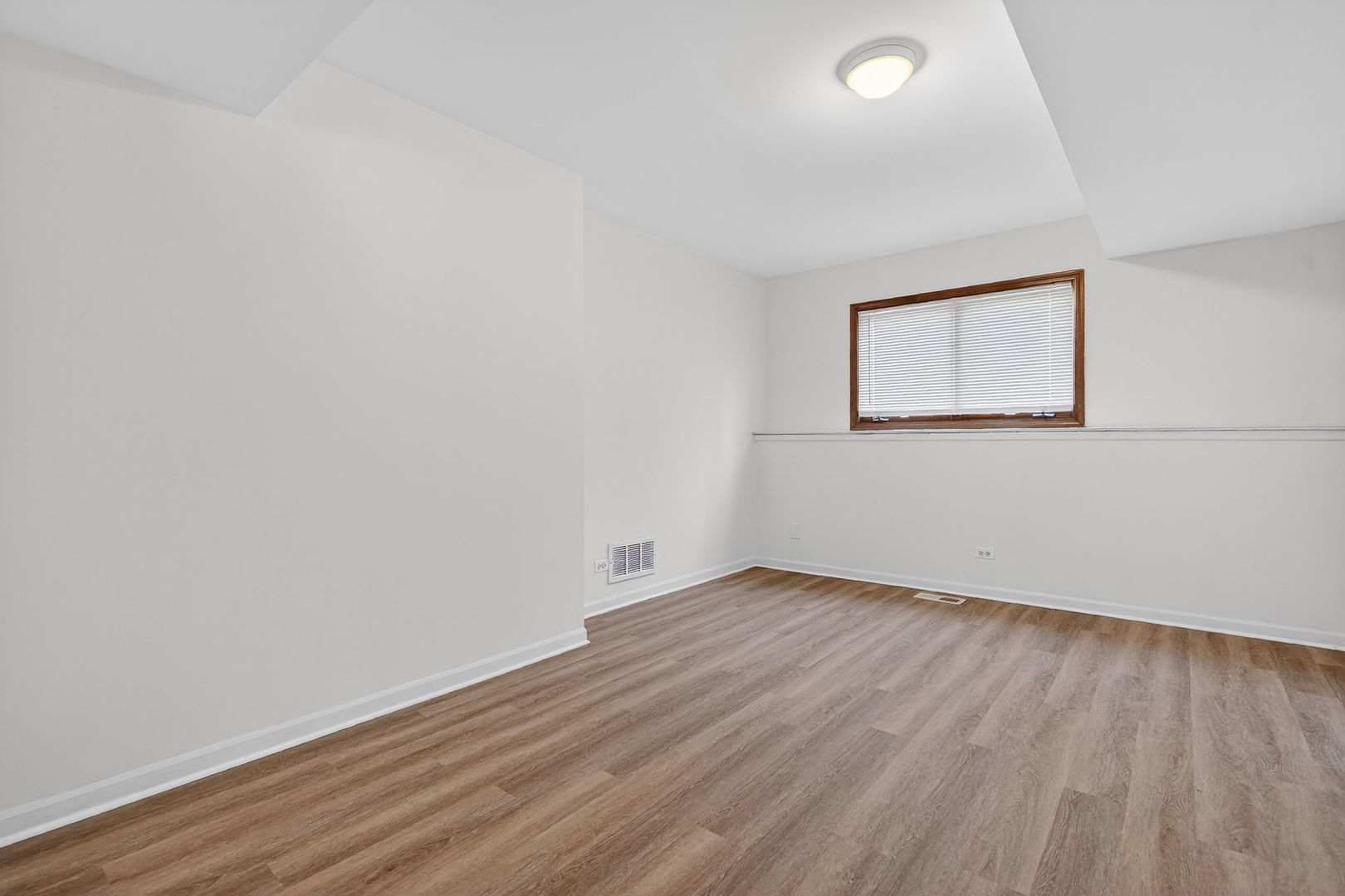 420 Windsor Drive, Oswego, IL 60543