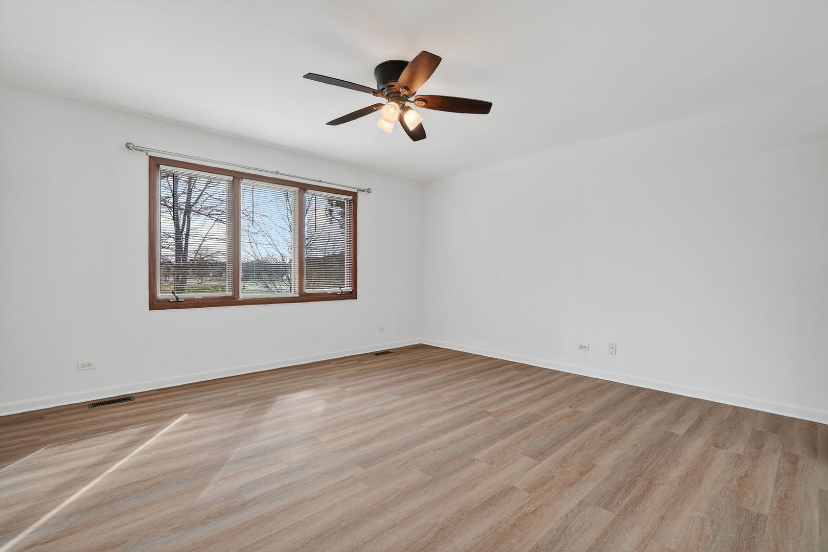 420 Windsor Drive, Oswego, IL 60543