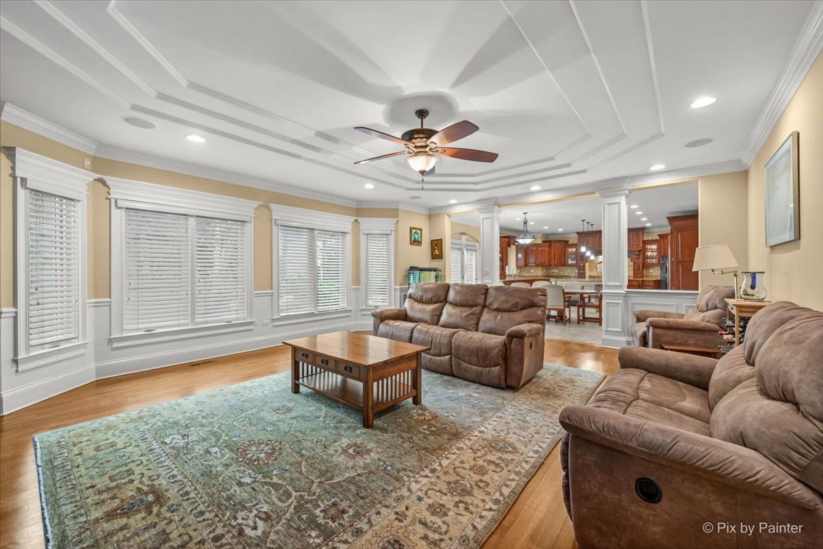 434 W Benton Avenue, Naperville, IL 60540