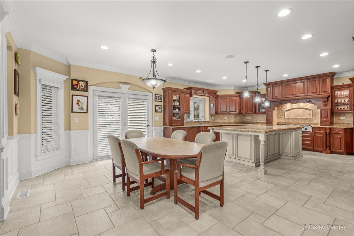 434 W Benton Avenue, Naperville, IL 60540