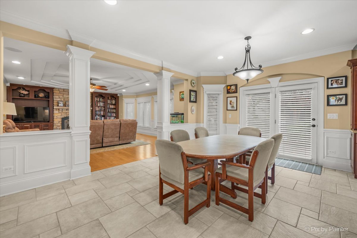 434 W Benton Avenue, Naperville, IL 60540