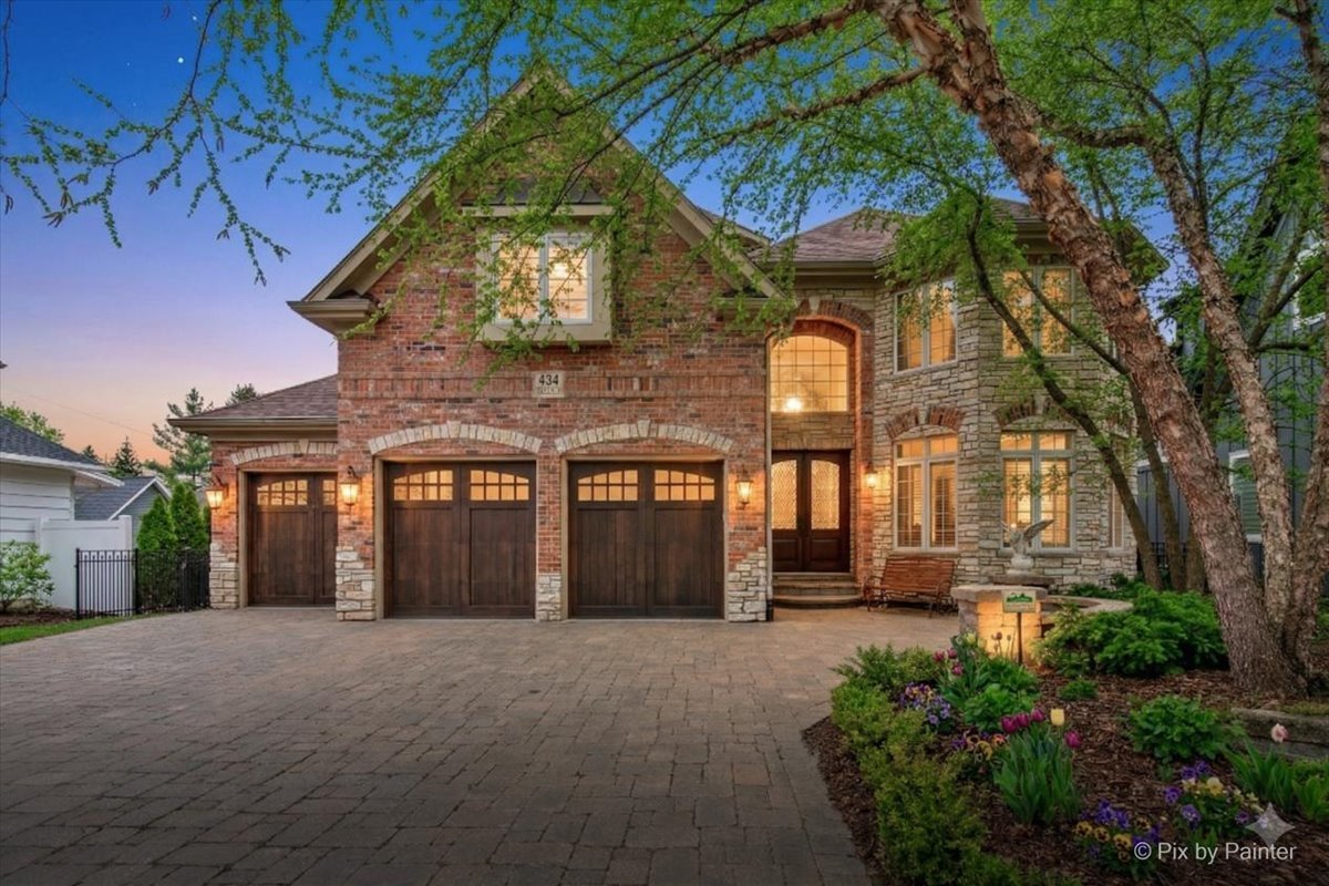 434 W Benton Avenue, Naperville, IL 60540