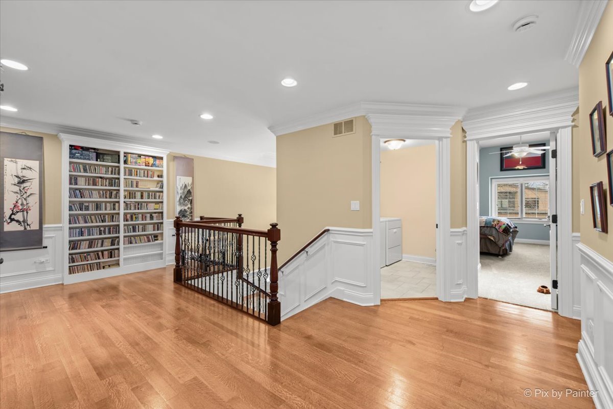 434 W Benton Avenue, Naperville, IL 60540