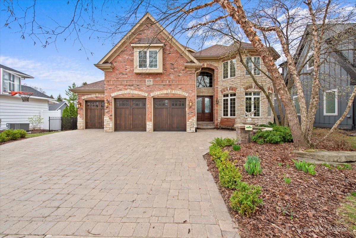 434 W Benton Avenue, Naperville, IL 60540