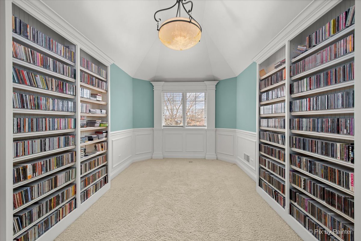 434 W Benton Avenue, Naperville, IL 60540