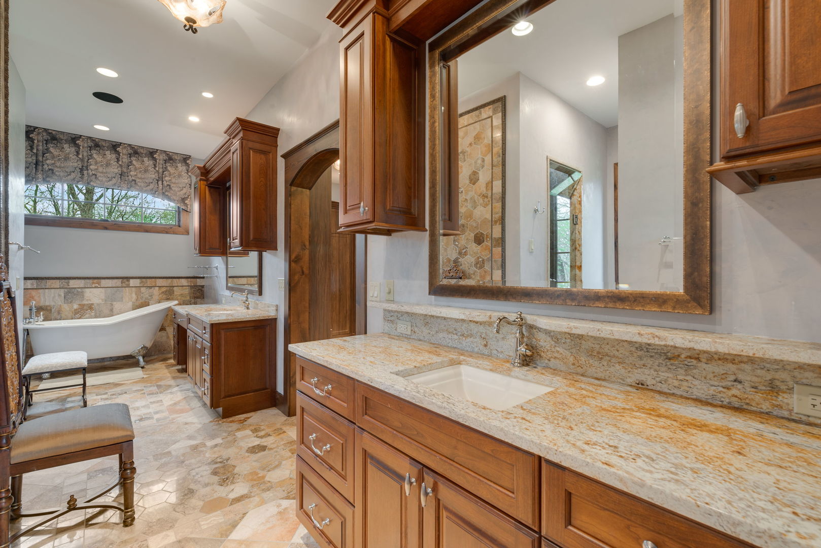 14N306 Highland Avenue, Elgin, IL 60123