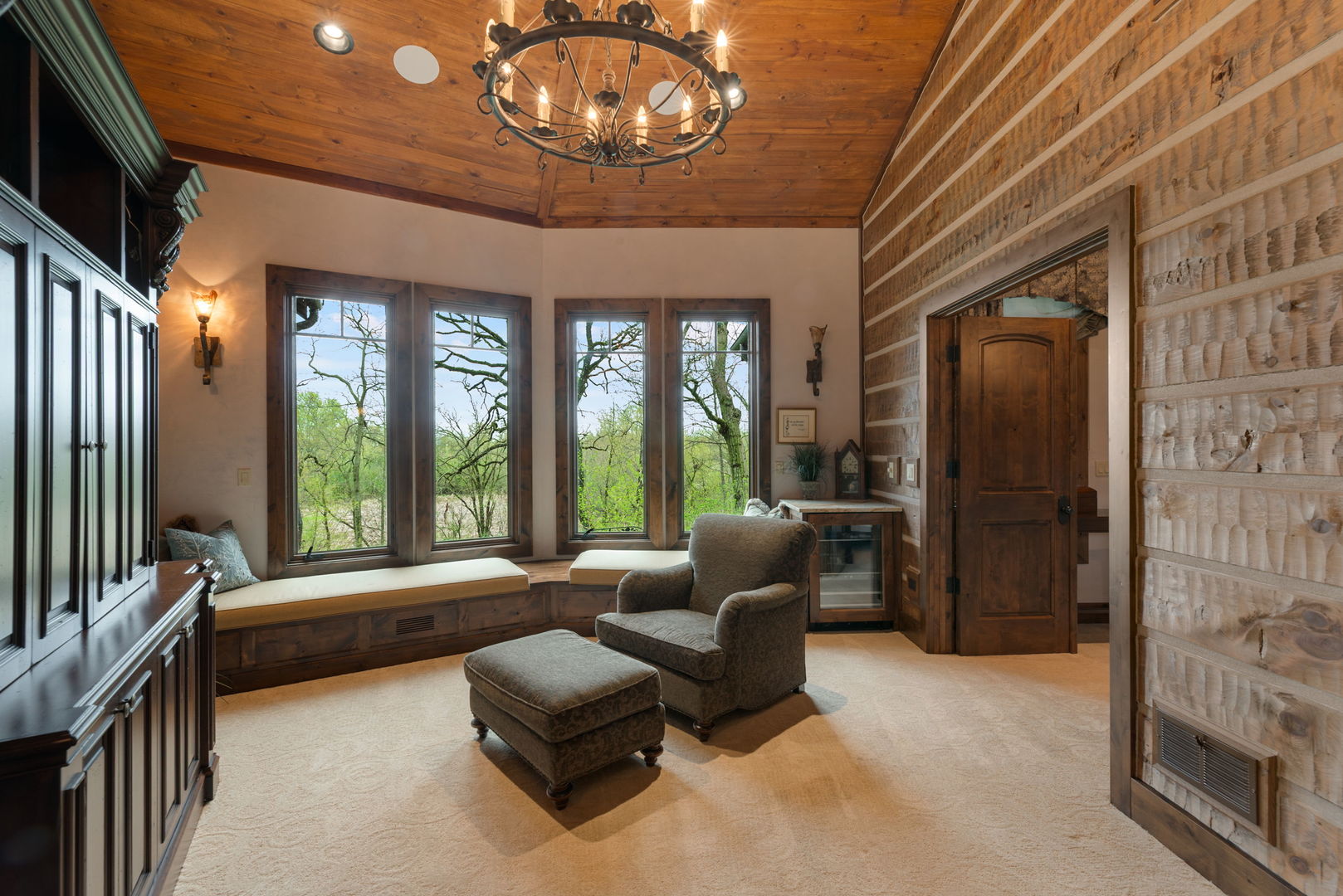 14N306 Highland Avenue, Elgin, IL 60123