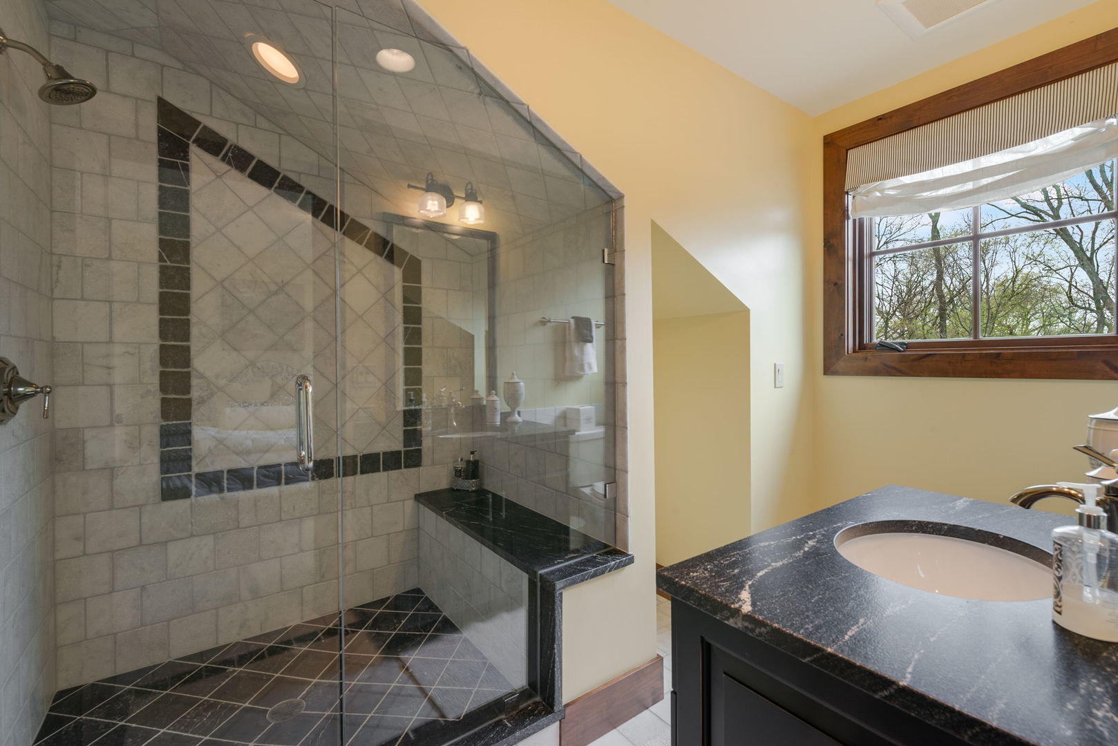 14N306 Highland Avenue, Elgin, IL 60123