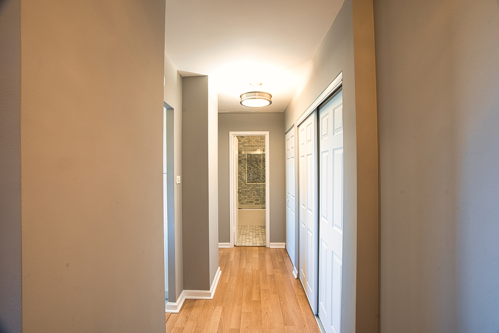 6833 N Kedzie Avenue #410, Chicago, IL 60645