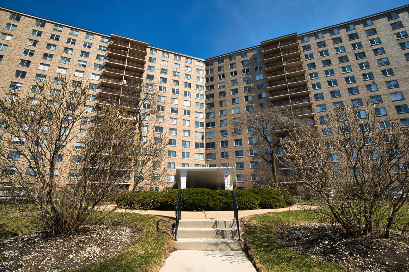 6833 N Kedzie Avenue #410, Chicago, IL 60645