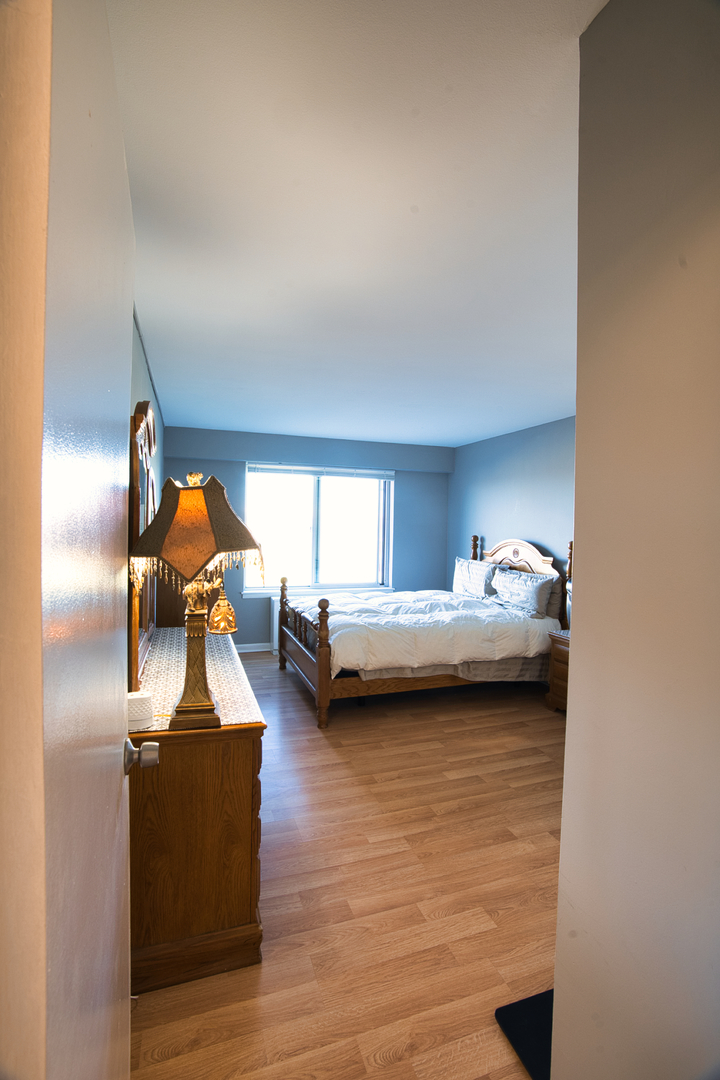 6833 N Kedzie Avenue #410, Chicago, IL 60645