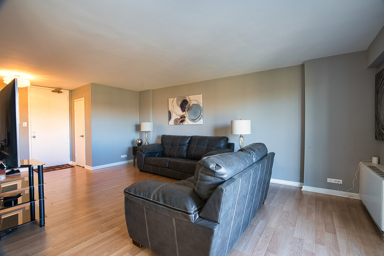 6833 N Kedzie Avenue #410, Chicago, IL 60645