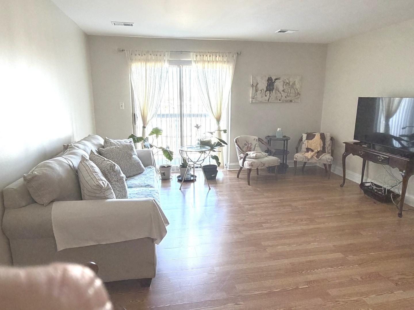 703 W Central Road #1C8, Mount Prospect, IL 60056