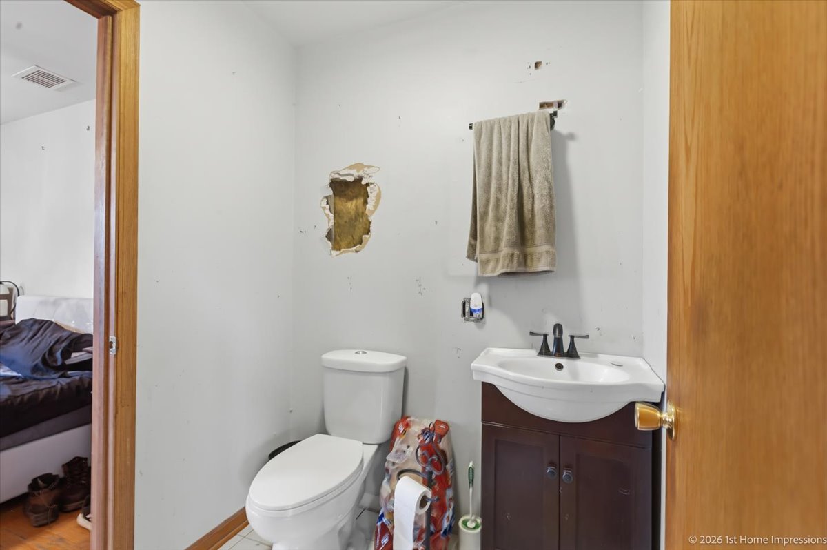 7817 W 98th Place, Hickory Hills, IL 60457