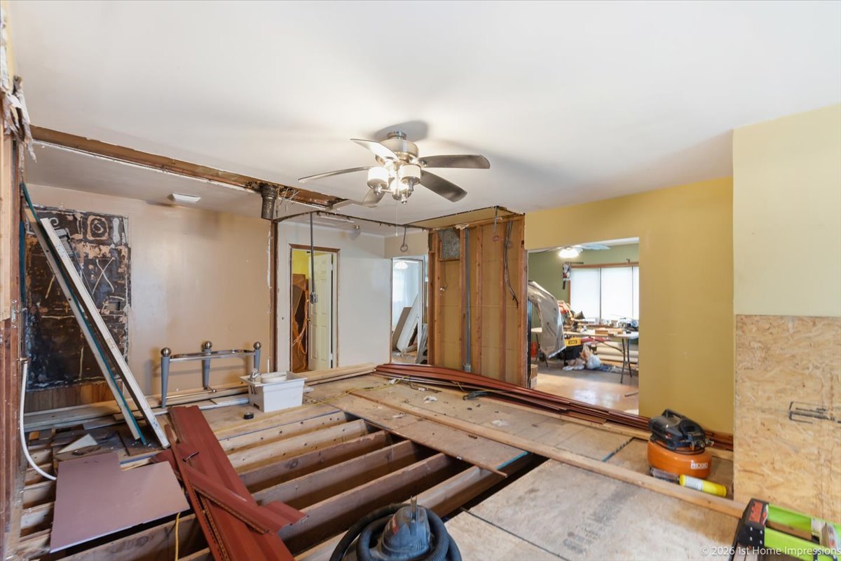 7817 W 98th Place, Hickory Hills, IL 60457