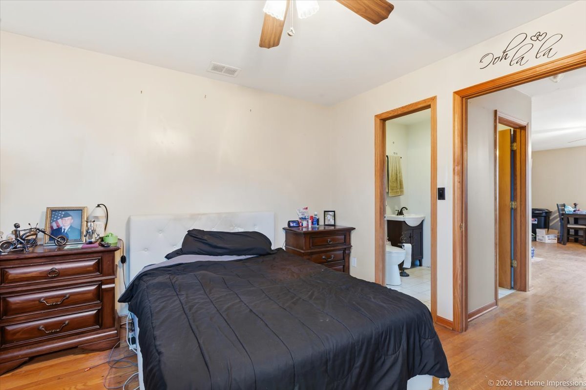 7817 W 98th Place, Hickory Hills, IL 60457