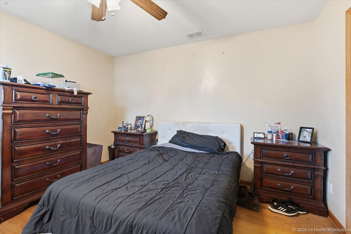 7817 W 98th Place, Hickory Hills, IL 60457