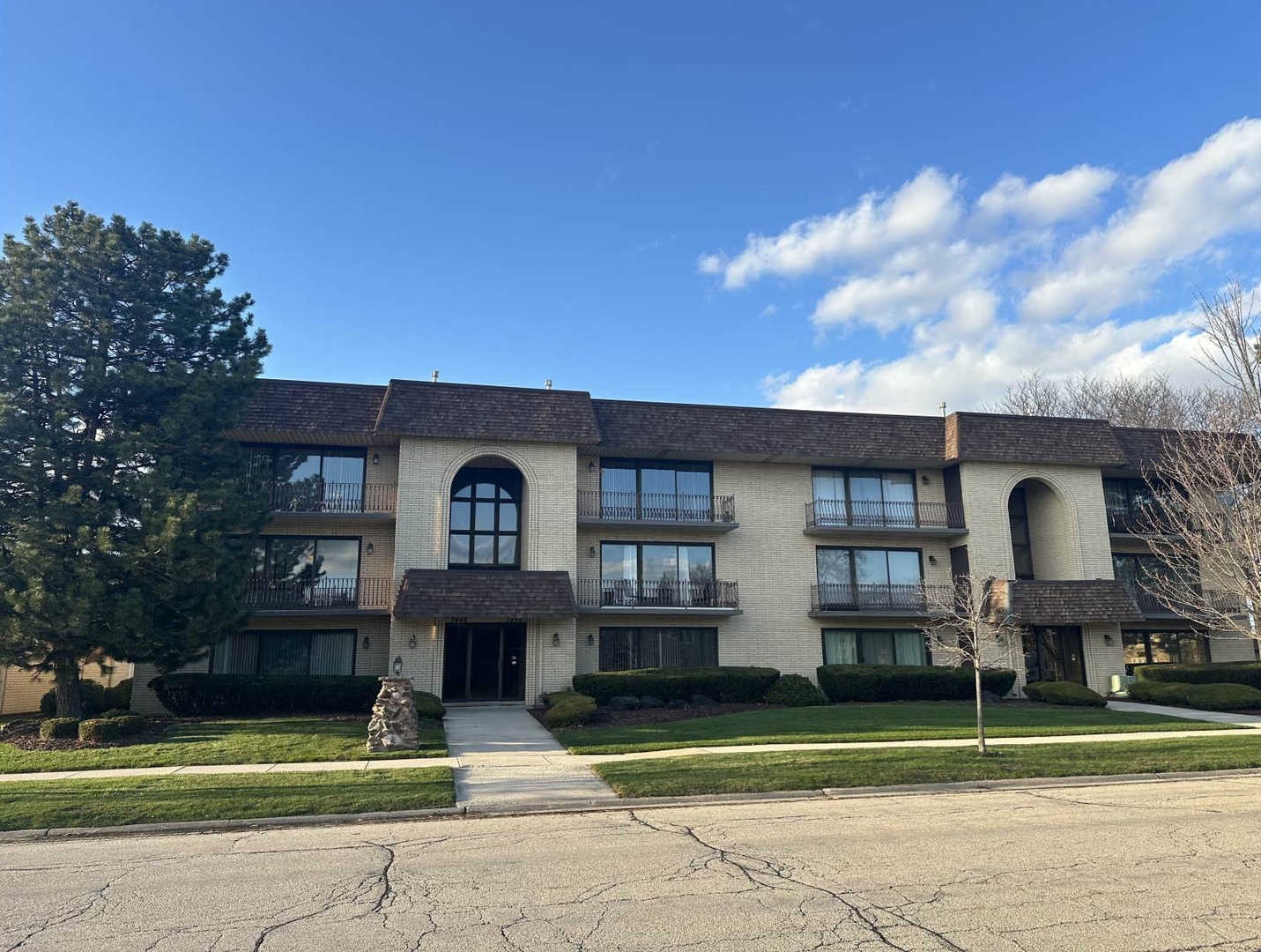 7448 W 153rd Street #2, Orland Park, IL 60462