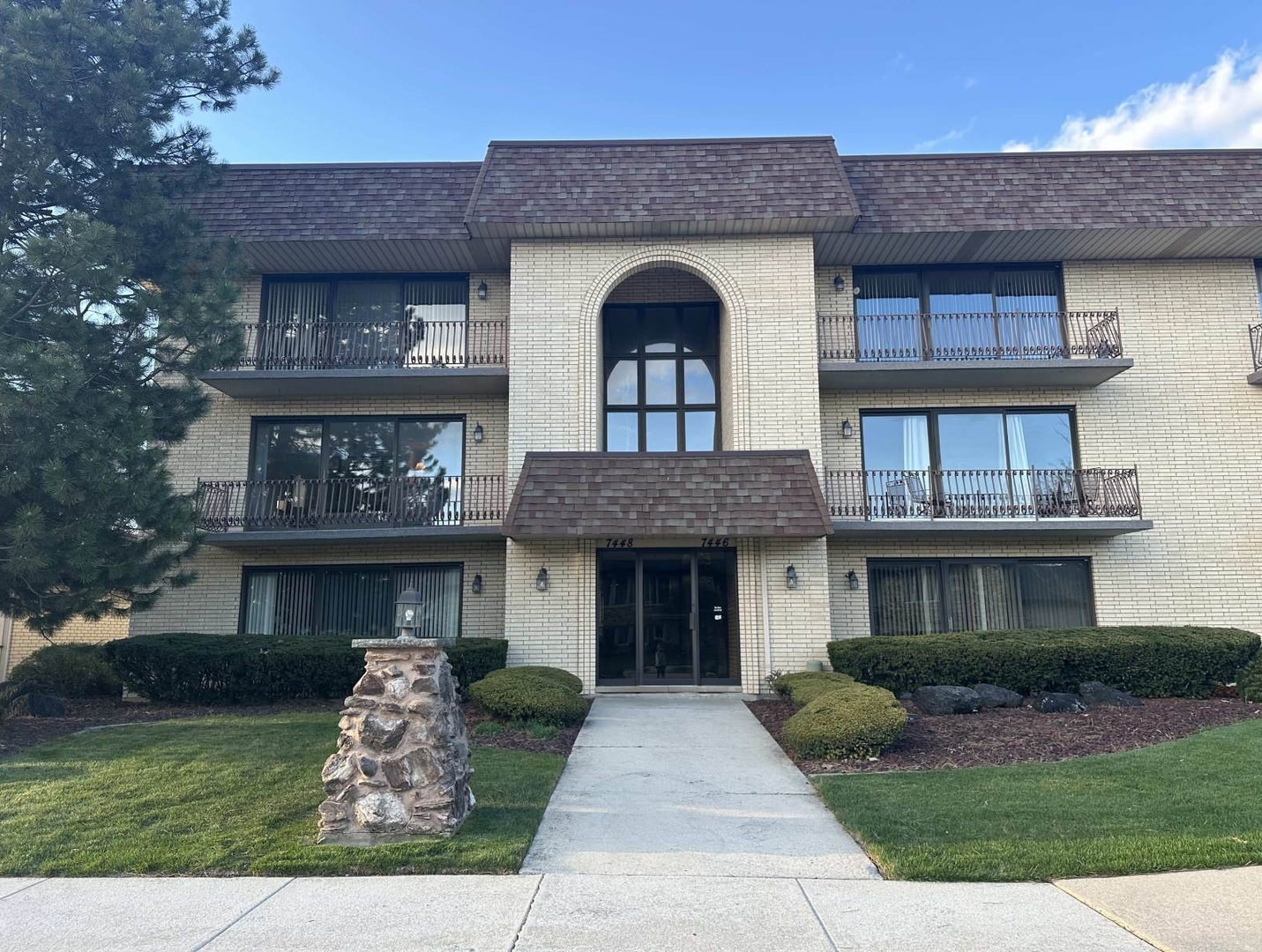 7448 W 153rd Street #2, Orland Park, IL 60462