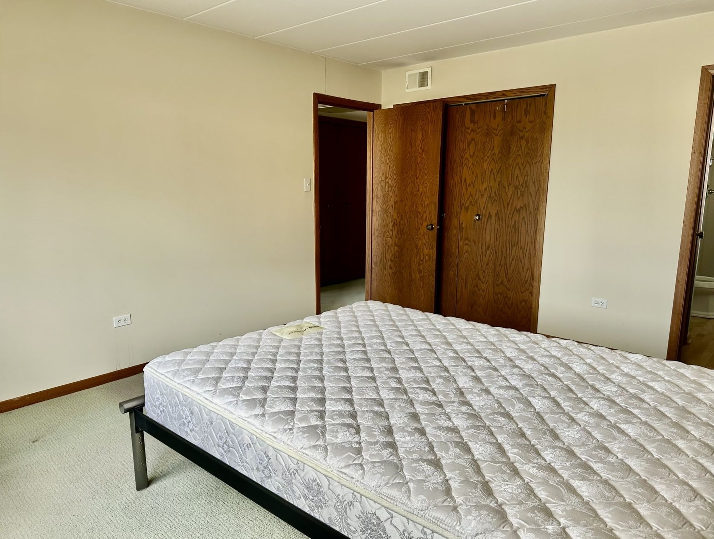 7448 W 153rd Street #2, Orland Park, IL 60462