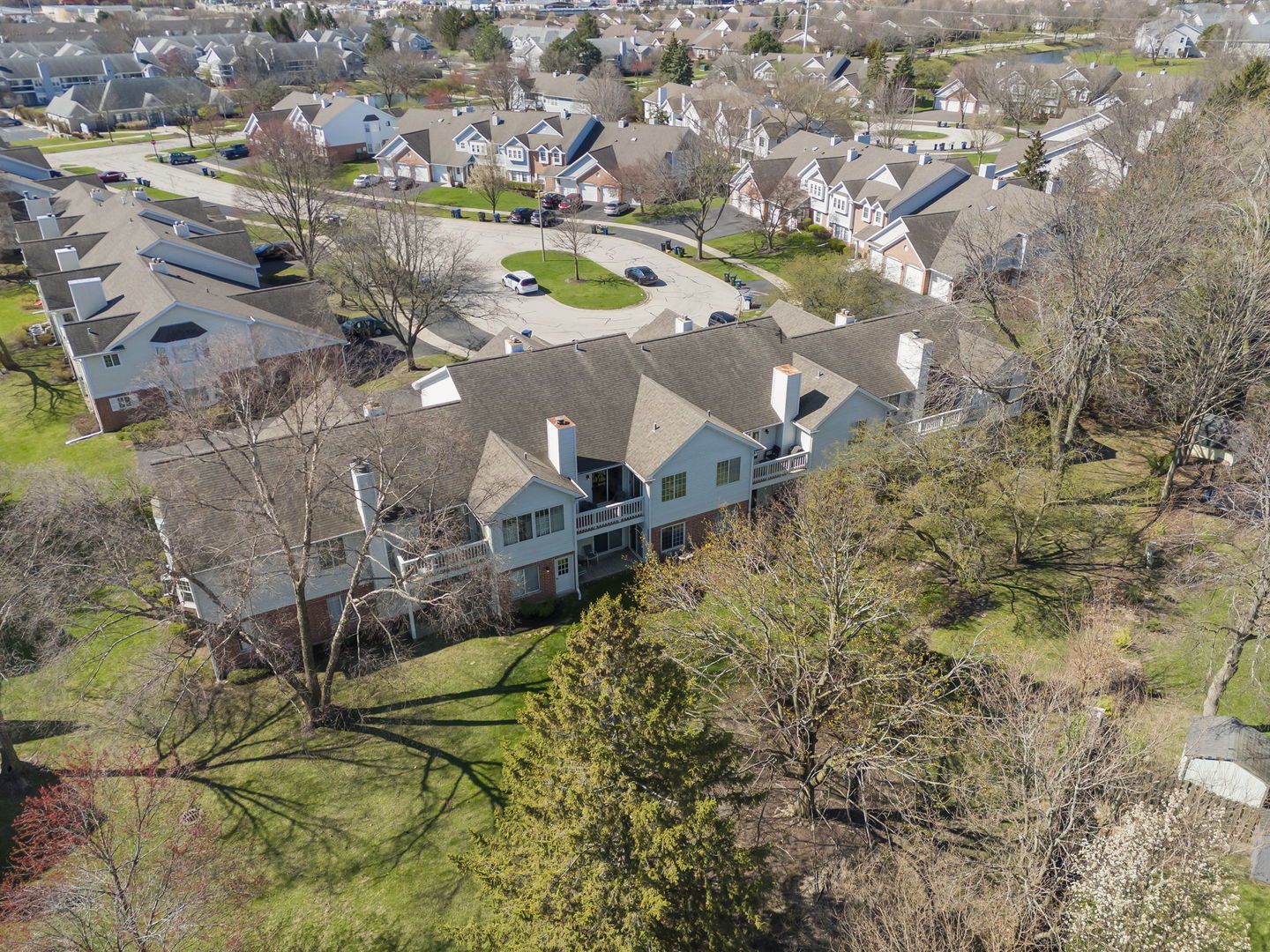 884 QUIN Court #201, Naperville, IL 60563