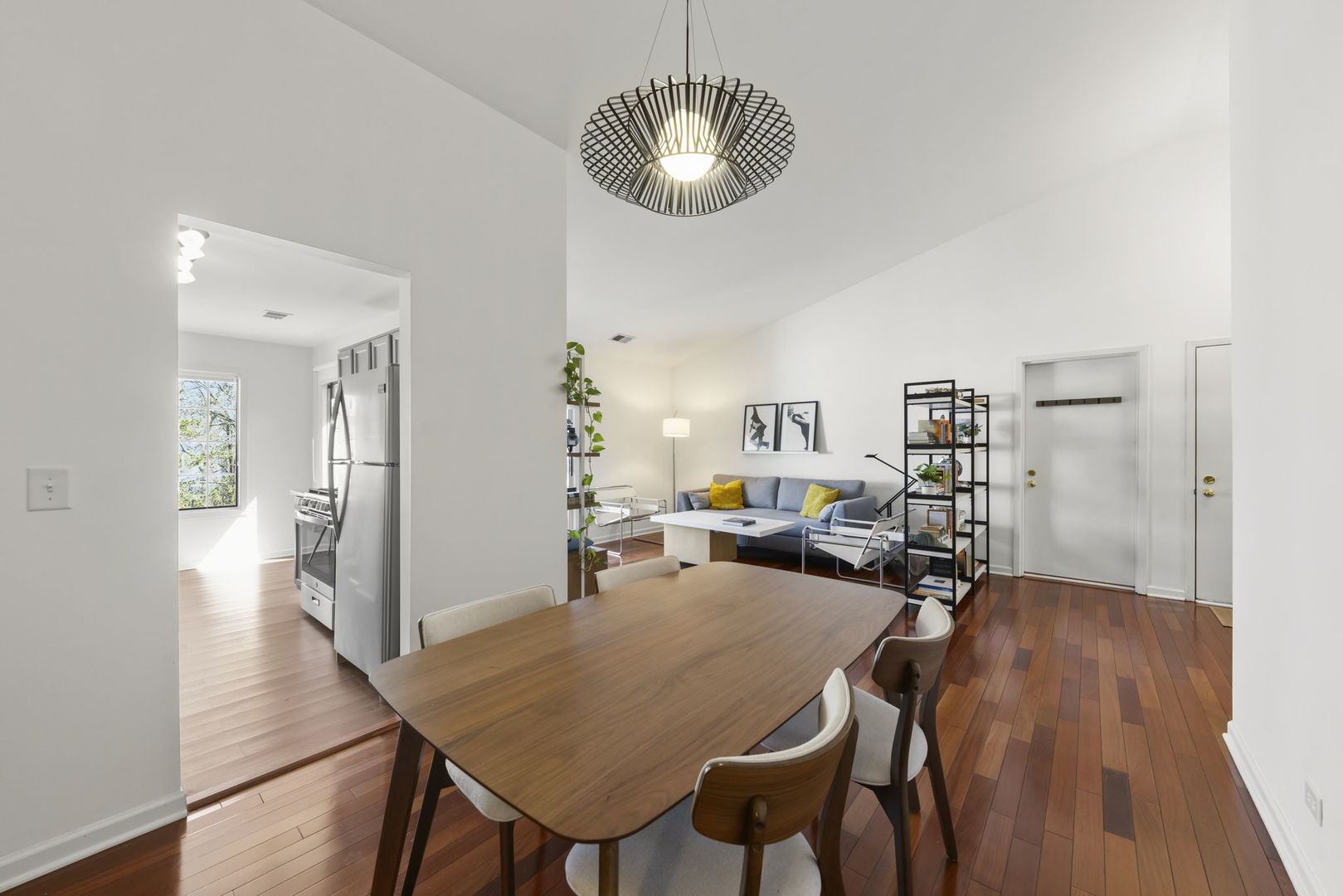 884 QUIN Court #201, Naperville, IL 60563