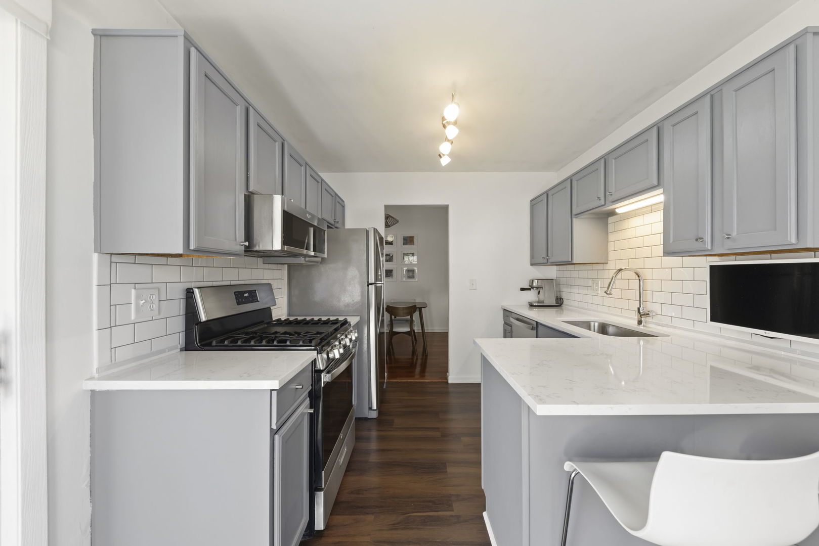 884 QUIN Court #201, Naperville, IL 60563