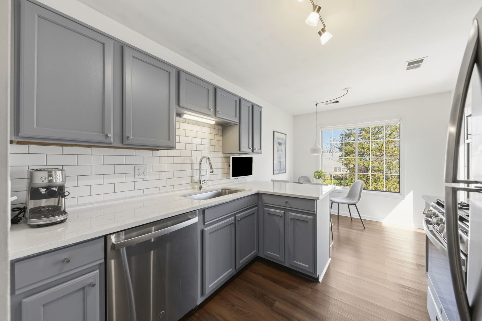 884 QUIN Court #201, Naperville, IL 60563