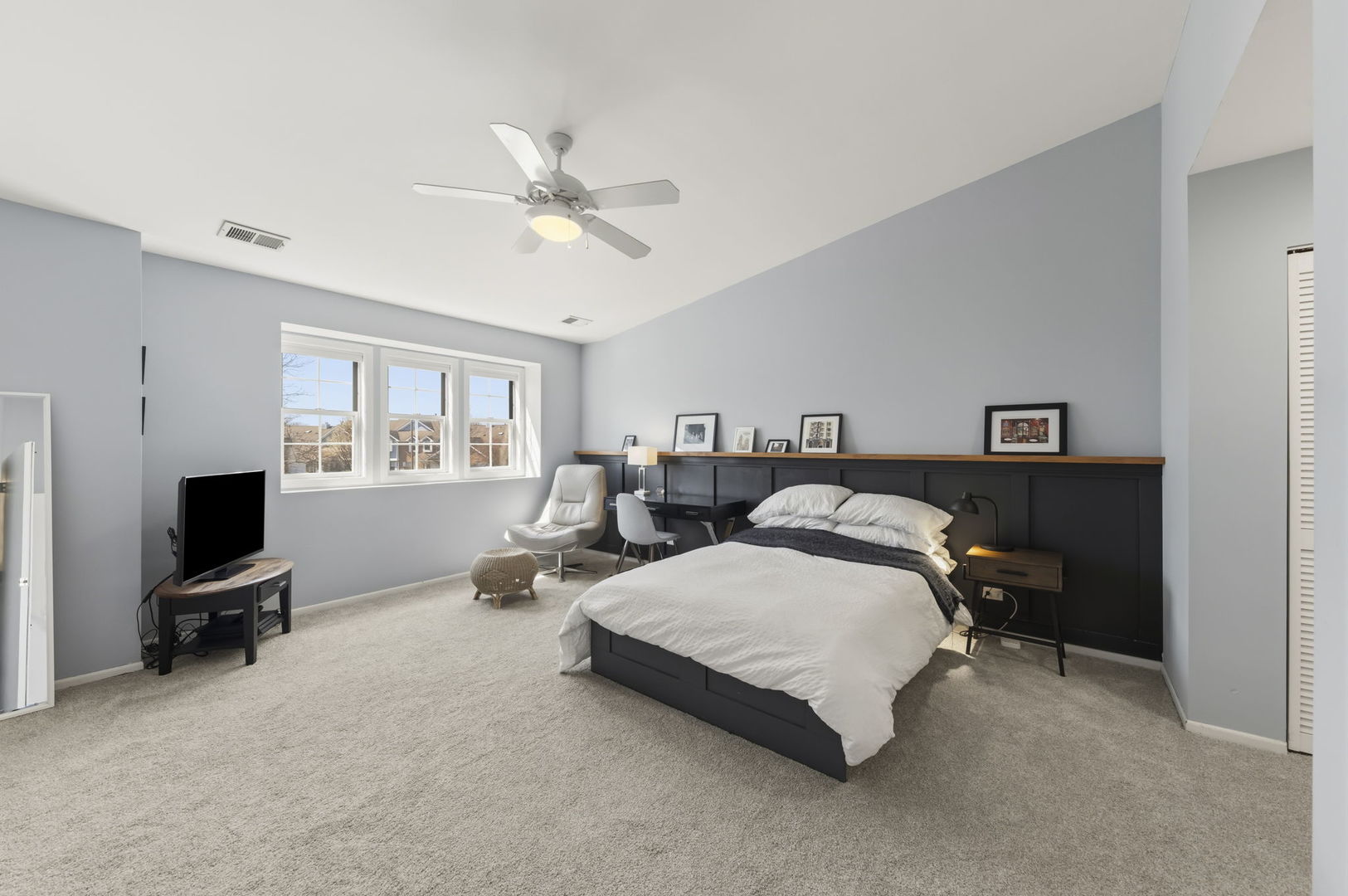 884 QUIN Court #201, Naperville, IL 60563