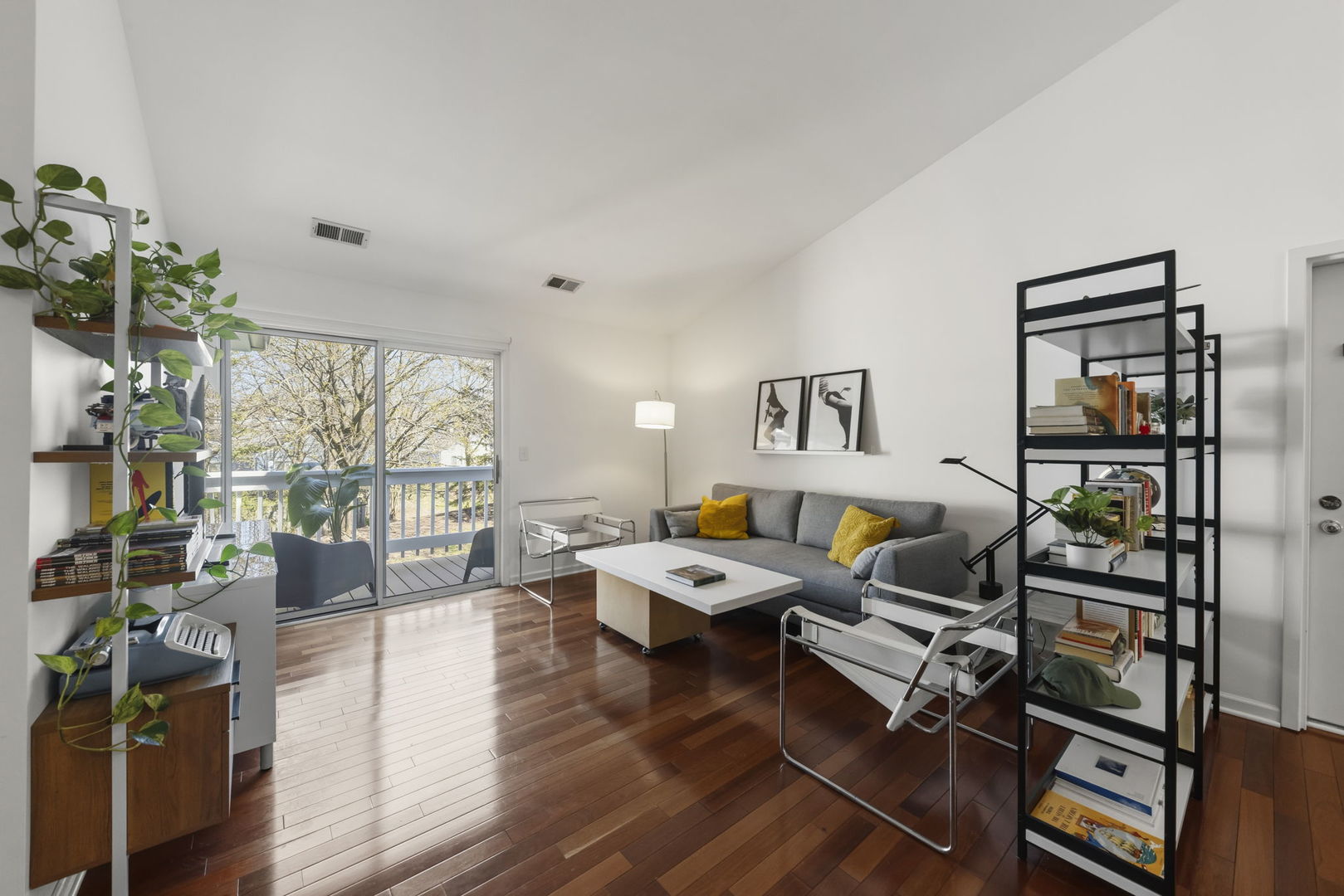 884 QUIN Court #201, Naperville, IL 60563