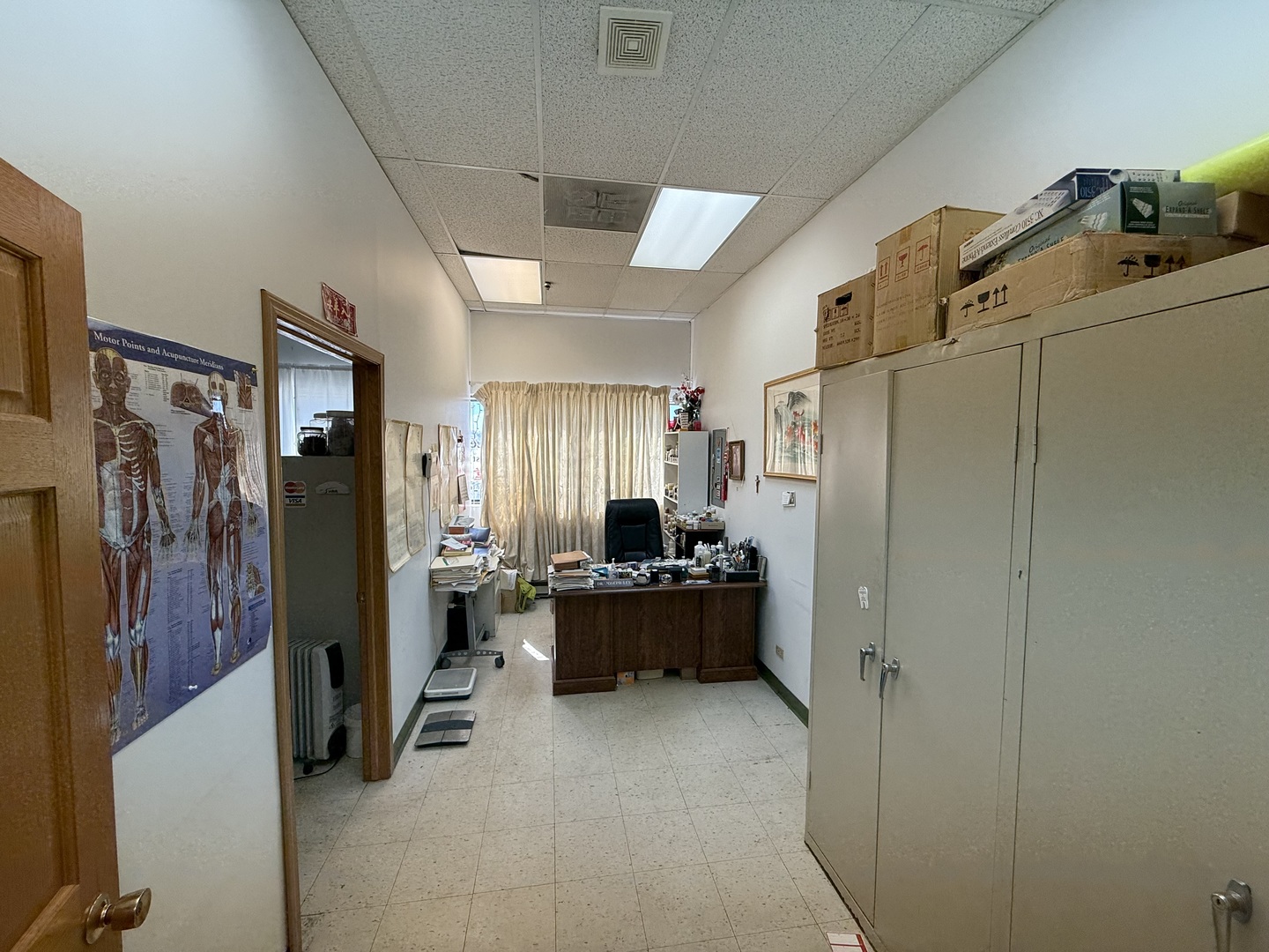 665 Pasquinelli Drive #B201, Westmont, IL 60559