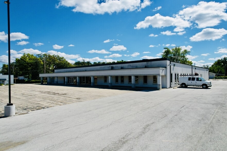 7101 W 111th Street, Worth, IL 60482