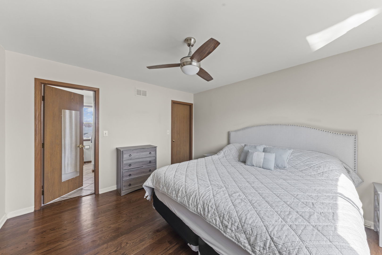 317 Christine Lane, Hainesville, IL 60030