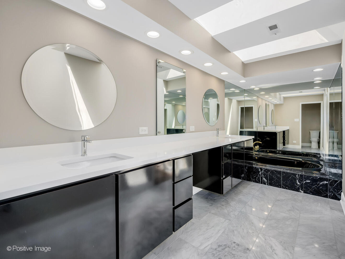 Burr Ridge, IL 60527