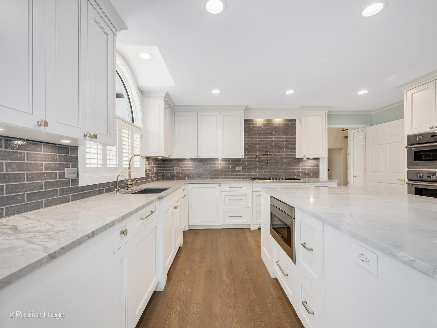 Burr Ridge, IL 60527