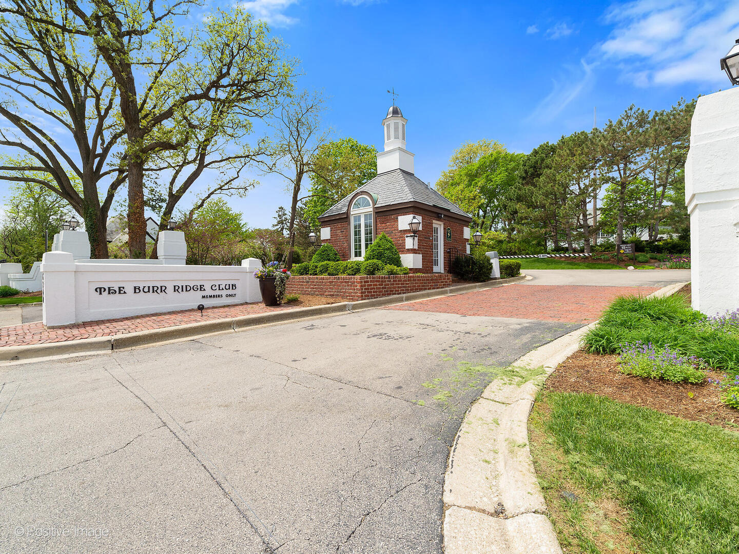 Burr Ridge, IL 60527